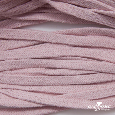 Шнур плетеный d-8 мм плоский, 70% хлопок 30% полиэстер, уп.85+/-1 м, цв.1019-св.розовый - купить в Комсомольске-на-Амуре. Цена: 735 руб.